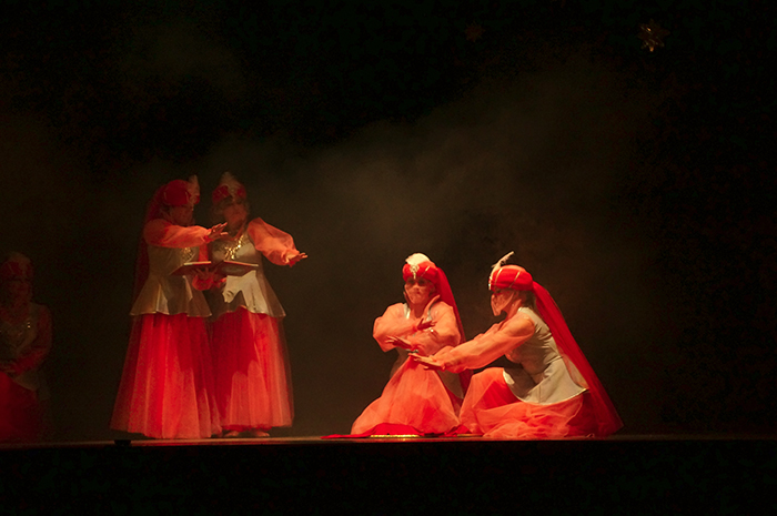 Группа Нуджум Театра танца Аль-Джана