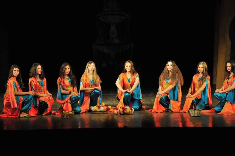 Группа Гелин Театра танца Аль-Джана